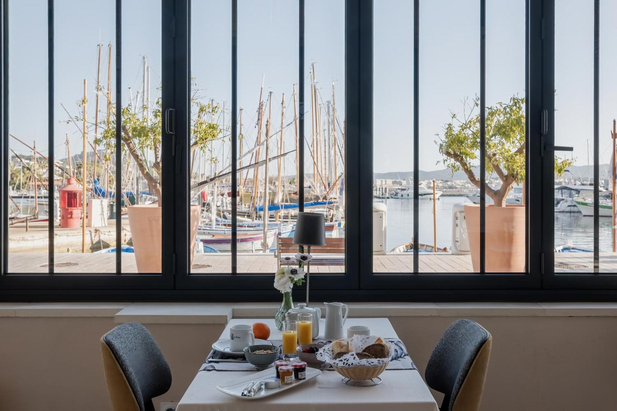 Hotel Restaurant De La Tour 사나리쉬르메르 외부 사진