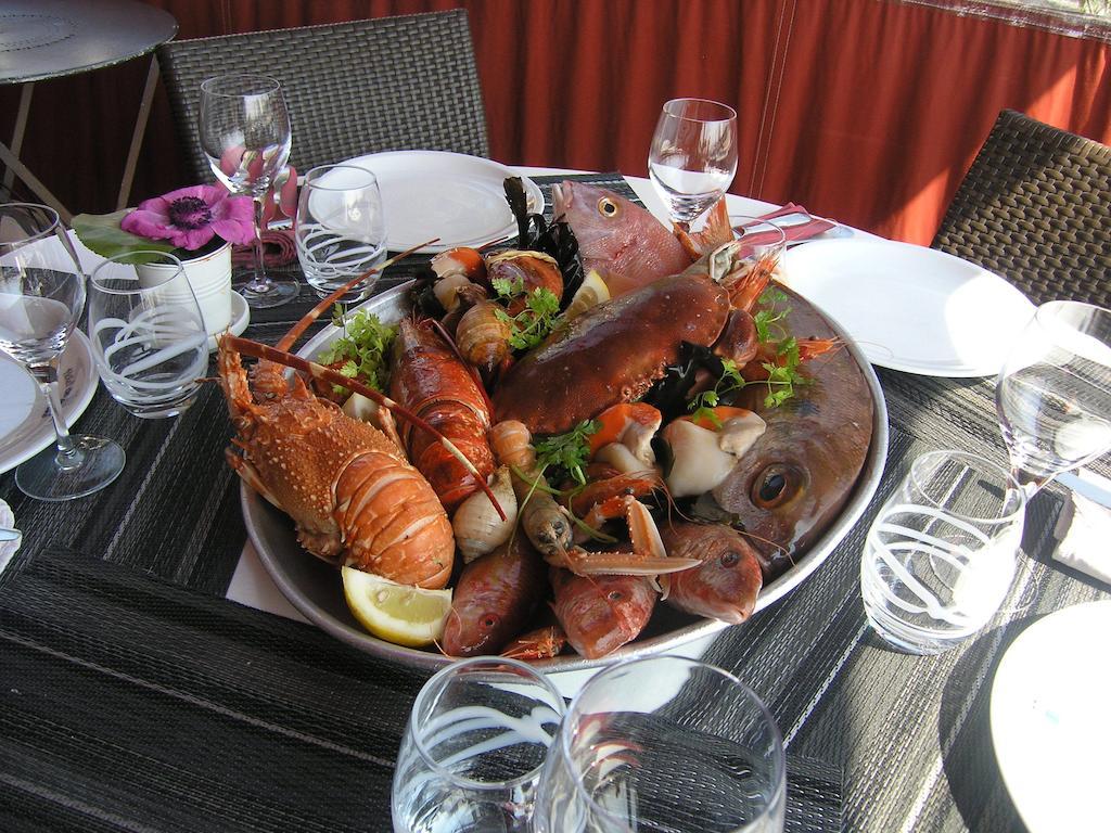 Hotel Restaurant De La Tour 사나리쉬르메르 외부 사진